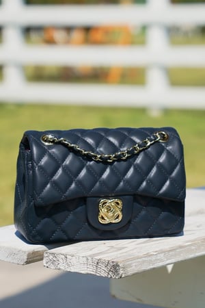 شنطة جلد نسائية اختيارك الأمثل NAVY VERSSE  VE039