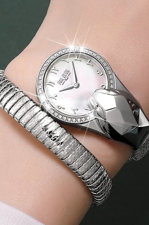 ساعة أصاله النسائية FE295 بتصميم أيقوني عالمي بالون الفضي مع مينا أبيض