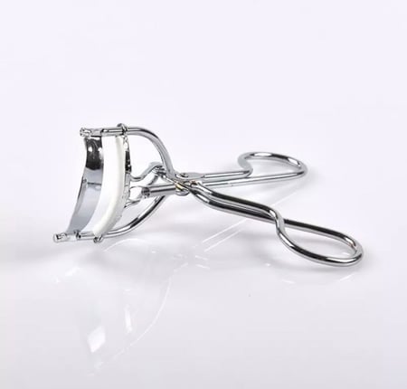 كسارة للرموش