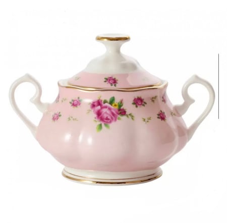 اواني تقديم فكتوريه باللون الوردي