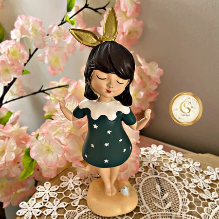 تحفة الفتاة الجميلة