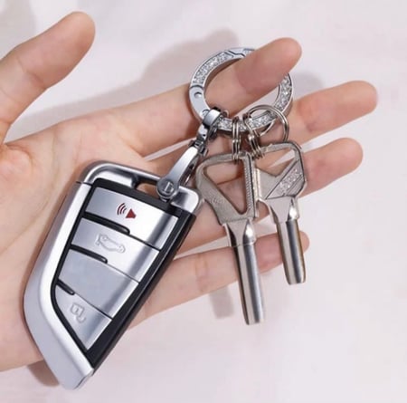 تعليقة مفاتيح معدنيه مع كريستال