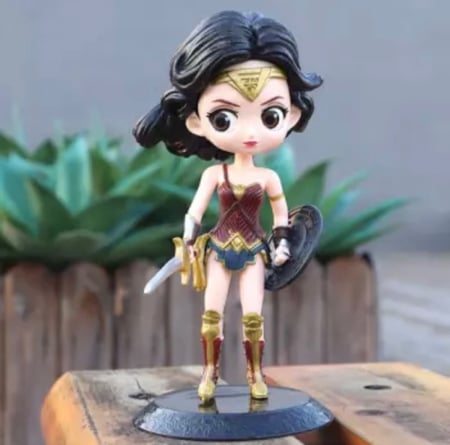 مجسم بشخصية المحاربه