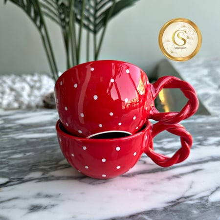 كوب احمر بمسكة مميزه