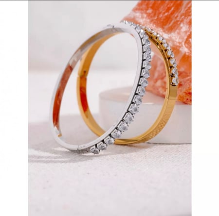 سوار مع زركون