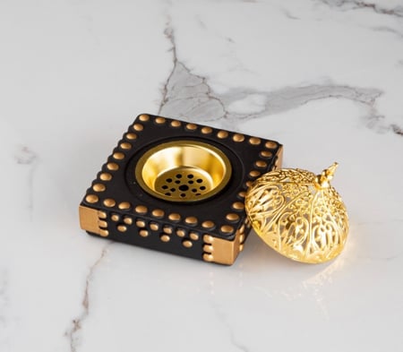 مبخر انيق بغطاء ذهبي