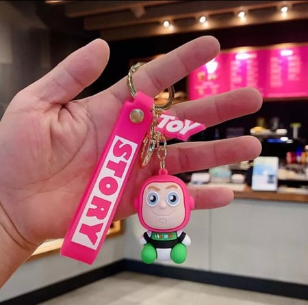 تعليقة مفاتيح شخصية باز يطير