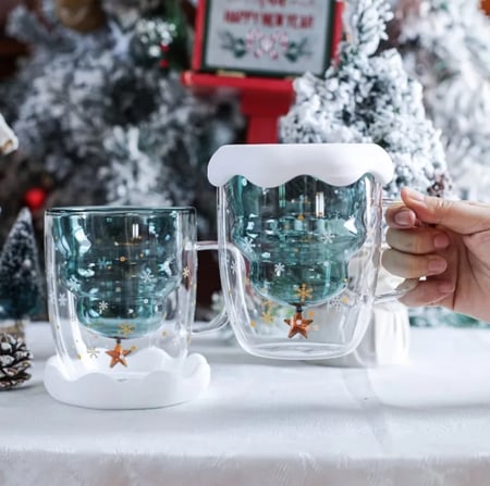 كوب زجاج الشجرة