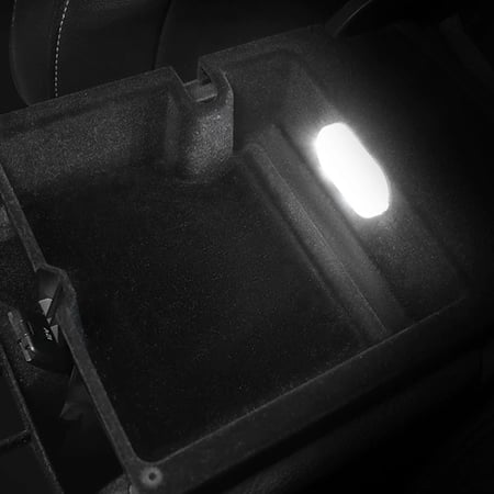 لد صغير  يعمل باللمس