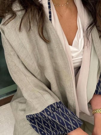 ثوب طويل بطباعة هندسية