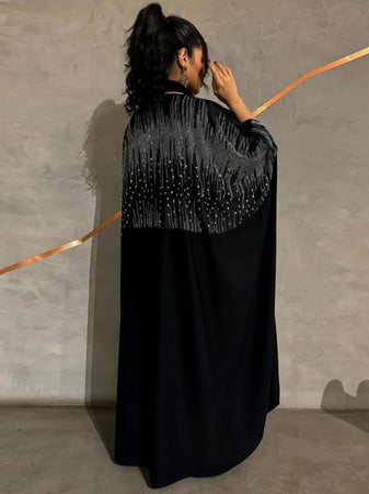 ثوب مزين بالراين