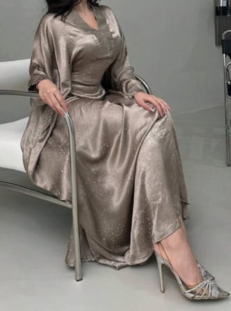 عباية نسائية موضة الشرق الأوسط