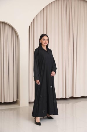 Pearls Abaya