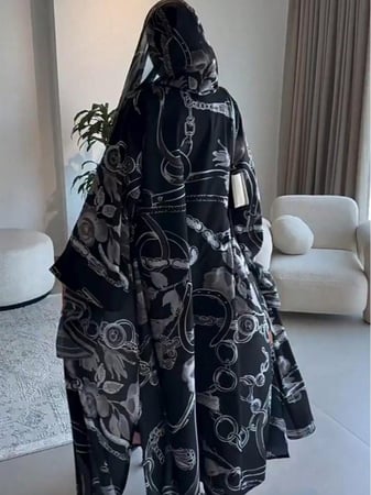 عباءة مزينة بطباعة الزهور والسلسلة