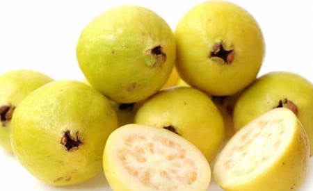 بذور شجرة الجوافه الصفرا (Psidium guajava)