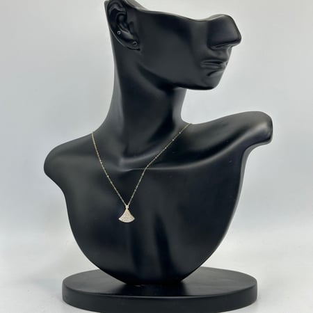 عقد بولغاري دقة الماس