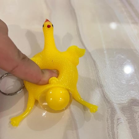 1 قطعة ميدالية إبداعية مضحكة على شكل دجاجة تنفيس سلسلة مفاتيح للضغط على الدجاجة البياضة محاكاة ساخرة للدجاجة البياضة والتهوية وإزالة الضغط