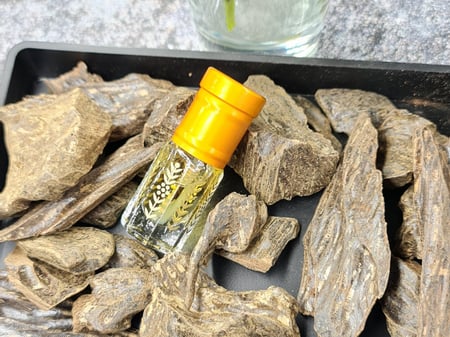 عطر بلاك أفغانو من دانة للعود