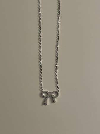 Ribbon necklace
