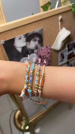 Eye bracelet