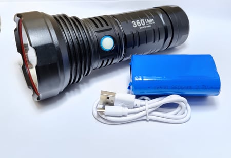 كشاف يدوي كبير 1028