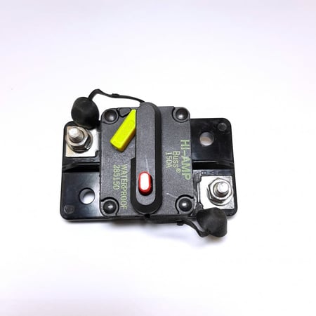 قاطع كهرباء مع زر للفصل يدوي