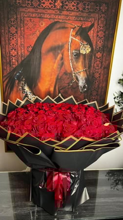 باقة ورد أحمر طبيعي 100 ورده