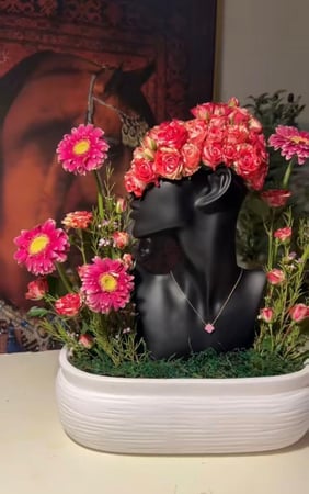 ورد طبيعي في فازه