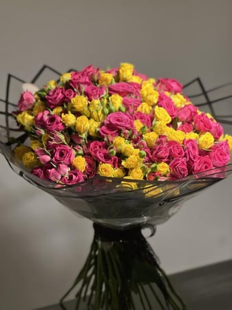 باقة بيبي روز  فوشي واصفر  40 غصن