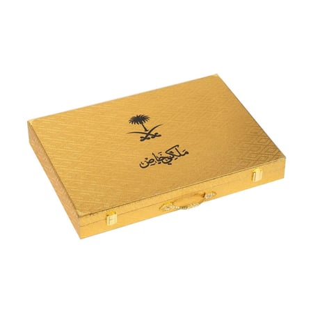 شماغ ملكي بريميوم + شماغ ماريو فلنتينو بداخل بوكس فخم