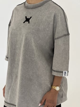 تيشرت رمادي فاتح oversize