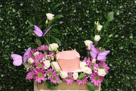 جنة الفراشات/باقة ورد مع كيكة في إطار أكريليك