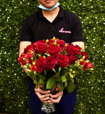 ورود حمراء وكيكة اني داني كيكة الصغيرة