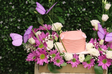 جنة الفراشات/باقة ورد مع كيكة في إطار أكريليك