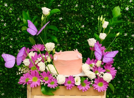 جنة الفراشات/باقة ورد مع كيكة في إطار أكريليك