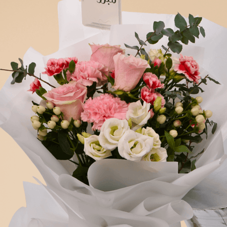 باقة ورد وقرنفل فخمة