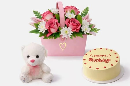 سلة الحب والرعاية  مع كيكة اروى  الصغيرة والدب