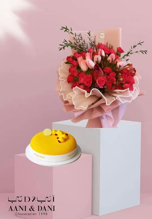 فخامة حمراء: باقة ورد وتوليب مع حلاوة كيكة أني وداني  صغيرة