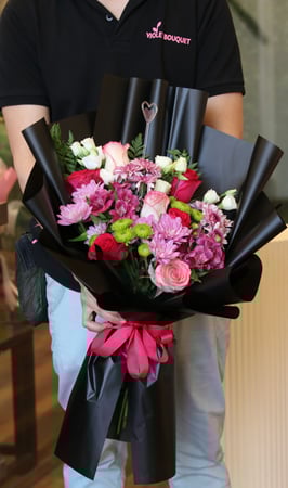 باقة أروقة المحبة وشوكولاته فيريرو روشية قطع 24