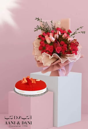 فخامة حمراء: باقة ورد وتوليب مع حلاوة كيكة أني وداني  صغيرة