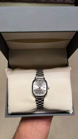 ساعة LTP نسائية سير فضي مينا أبيض