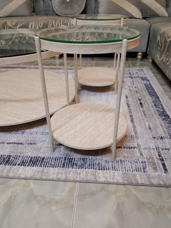 طقم طاولات خدمة زجاج بتصميم دائري