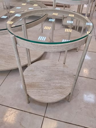 طقم طاولات خدمة زجاج بتصميم دائري