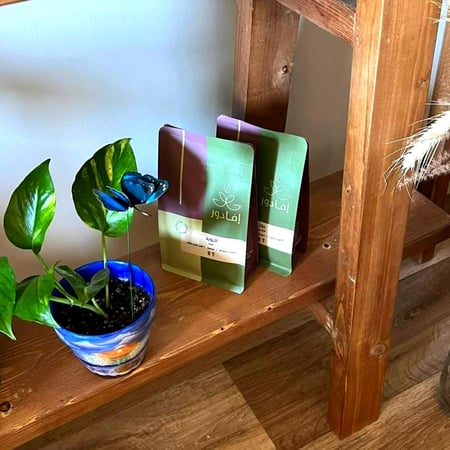 رف خشب سنديان كلاسيكي فاخر – تصميم أنيق من متجر نزل