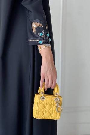 عبايه قمرا