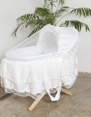 سرير أطفال حديث الولاده+ شامل القاعده