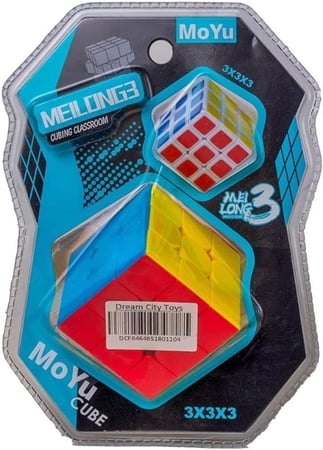 قطعتان من لعبة تصميم المكعب السحري