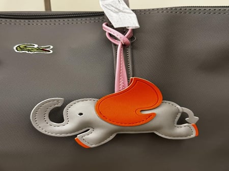 تعليقات للشنط ( فيل )