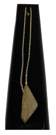 تعليقة العود  للسيارات لون ذهبي