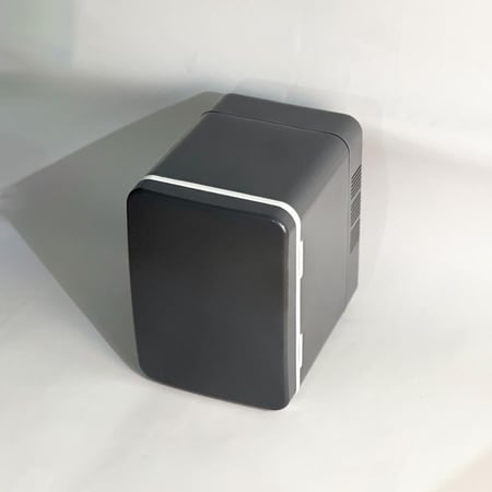 ثلاجة سوداء